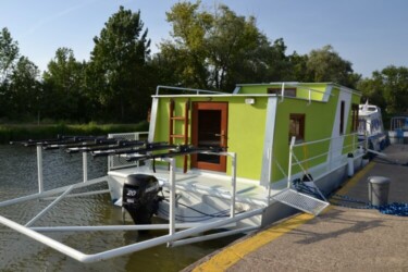 Nosič kol Půjčovna hausbotů Baťův kanál - hausbot Amálka