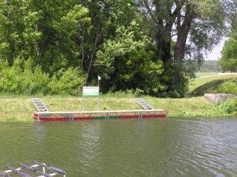 Molo půjčovny Půjčovna hausbotů Baťův kanál - hausbot Amálka
